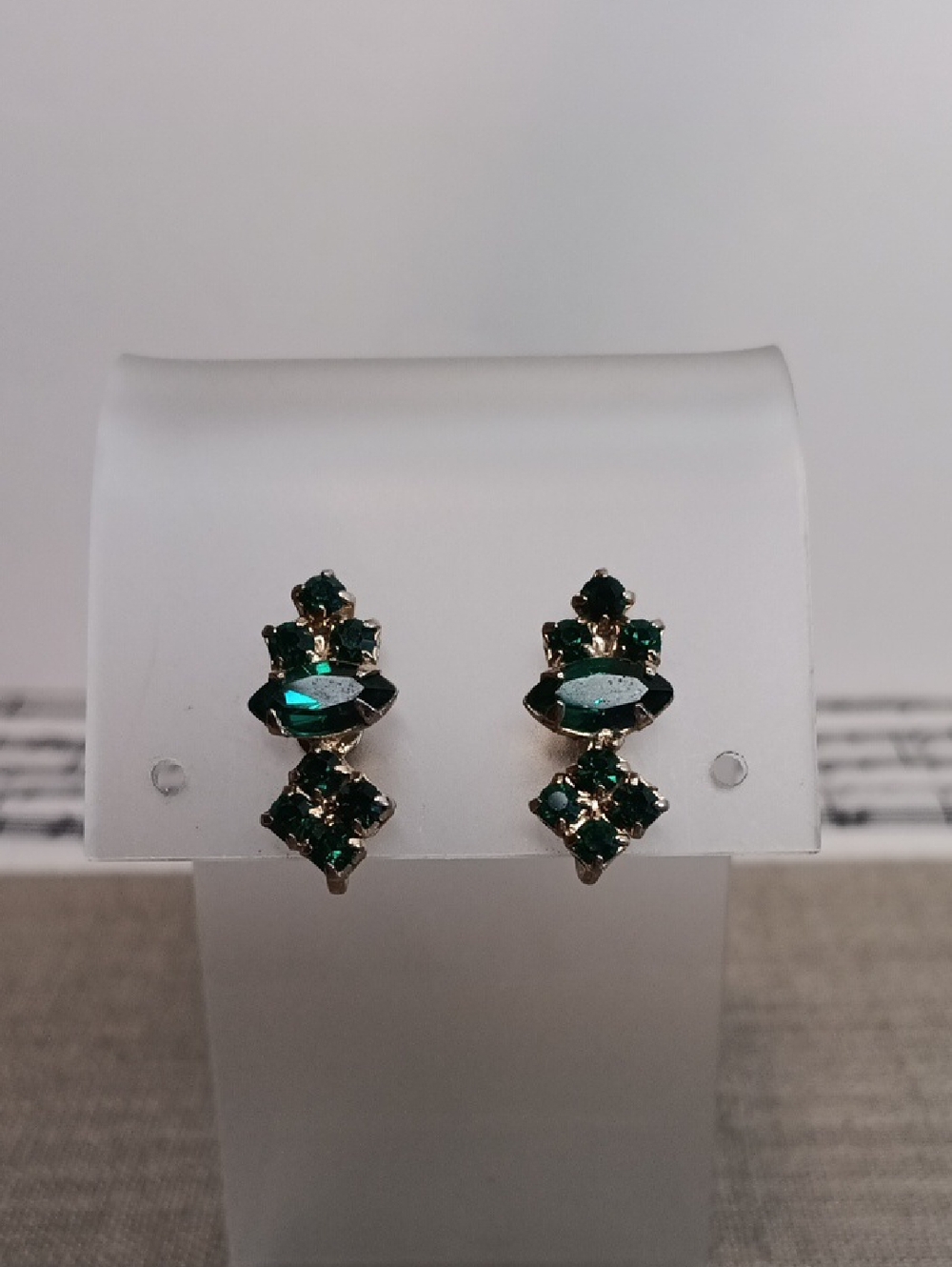 Emerald Green Rhinestone Screw Back Earrings Vintage